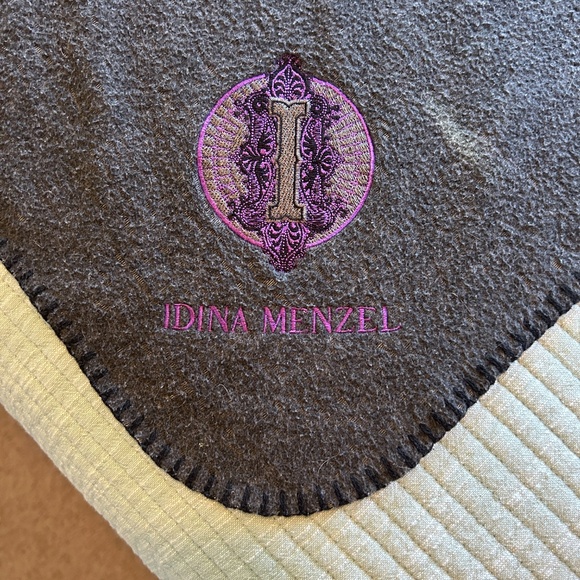 Idina Menzel Grey Blanket - Picture 2 of 9